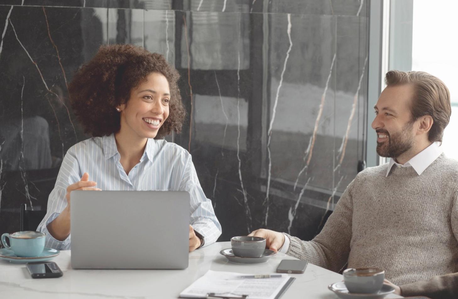 Interactive learning environment for investment education